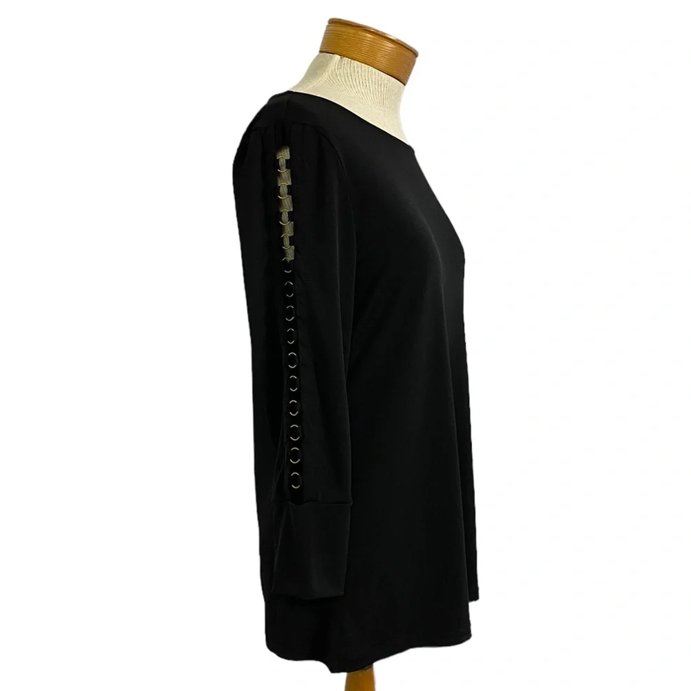 Carmen Marc Valvo Cutout Sleeves Black Gold Rings Blouse Top Sz M - Picture 2 of 9